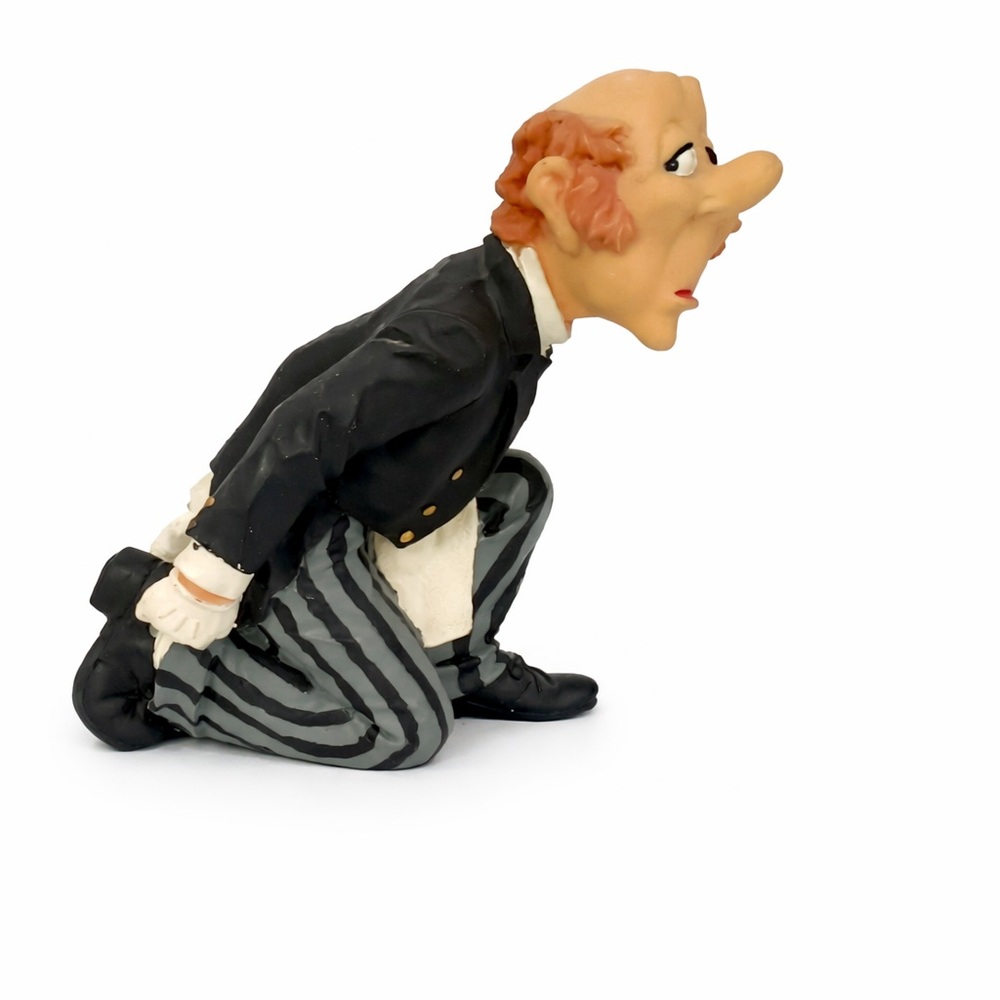 Vintage Comical Butler Waiter Figurine Kneeling Tuxedo Wine Bottle Holder